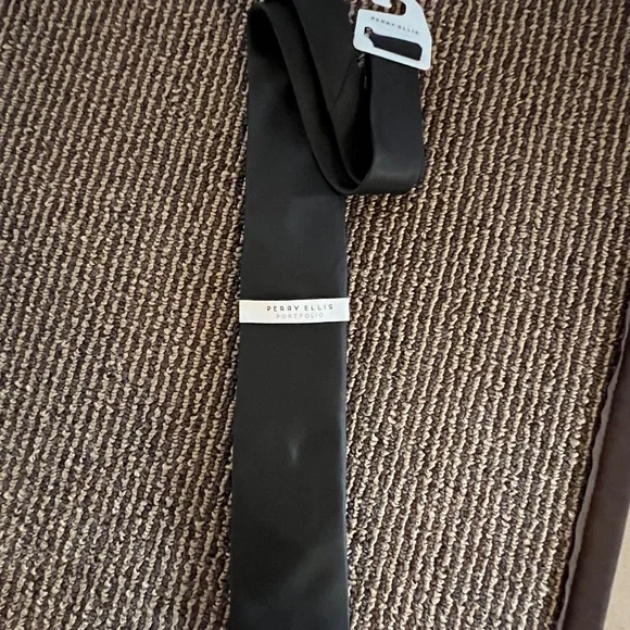 Perry Ellis tie - Picture 1 of 2